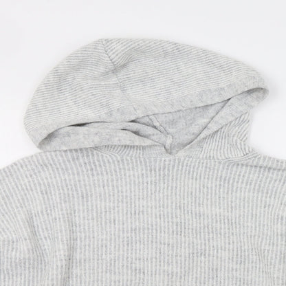 Close-up detail of Primark women’s green pullover hoodie, size M