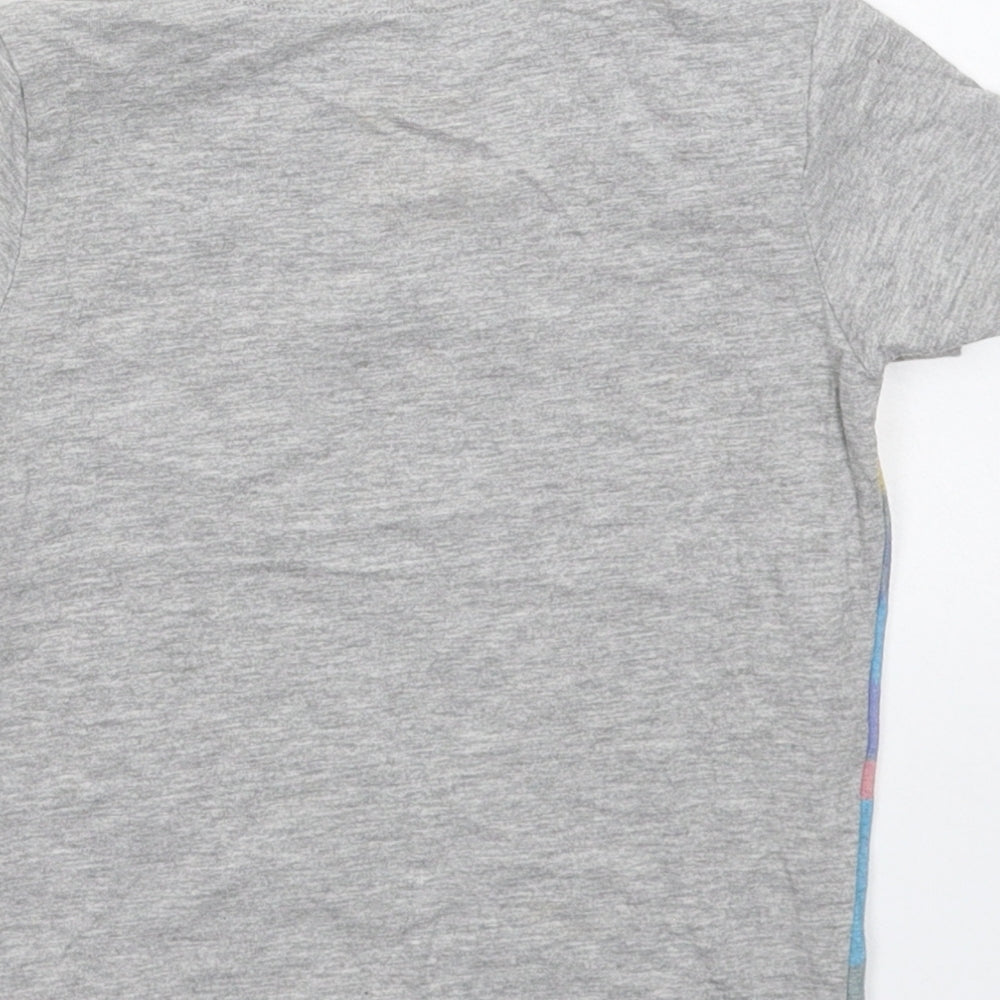 Brand and care label for F&F boys’ grey basic t-shirt, size 2-3, years