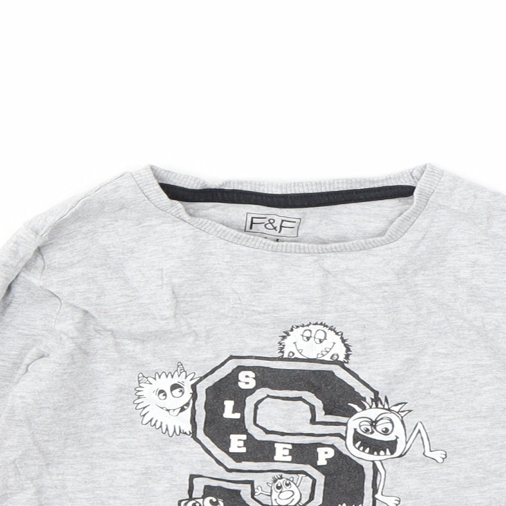 Close-up detail of F&F boys’ grey geometric basic t-shirt, size 3-4, years