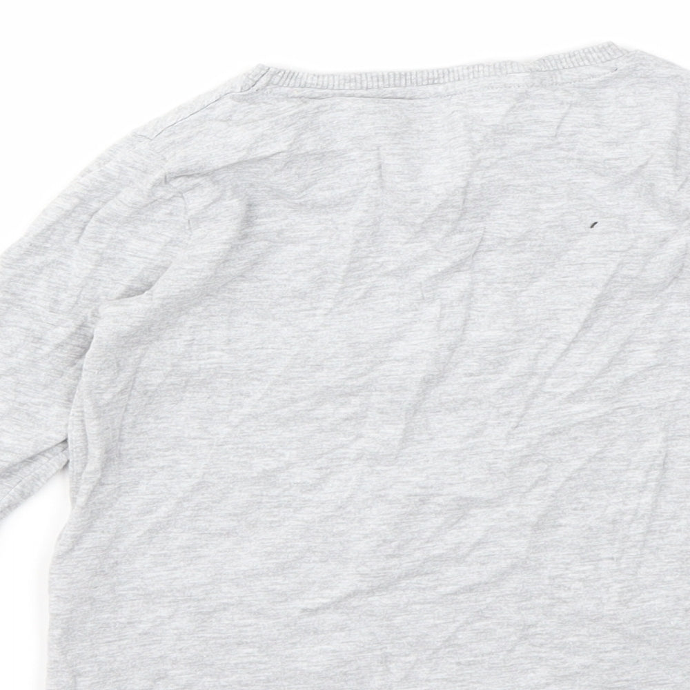 Brand and care label for F&F boys’ grey geometric basic t-shirt, size 3-4, years