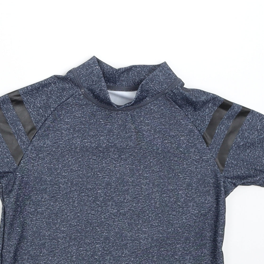 Close-up detail of Tu boys’ grey basic t-shirt, size 6, years