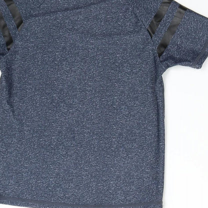 Brand and care label for Tu boys’ grey basic t-shirt, size 6, years