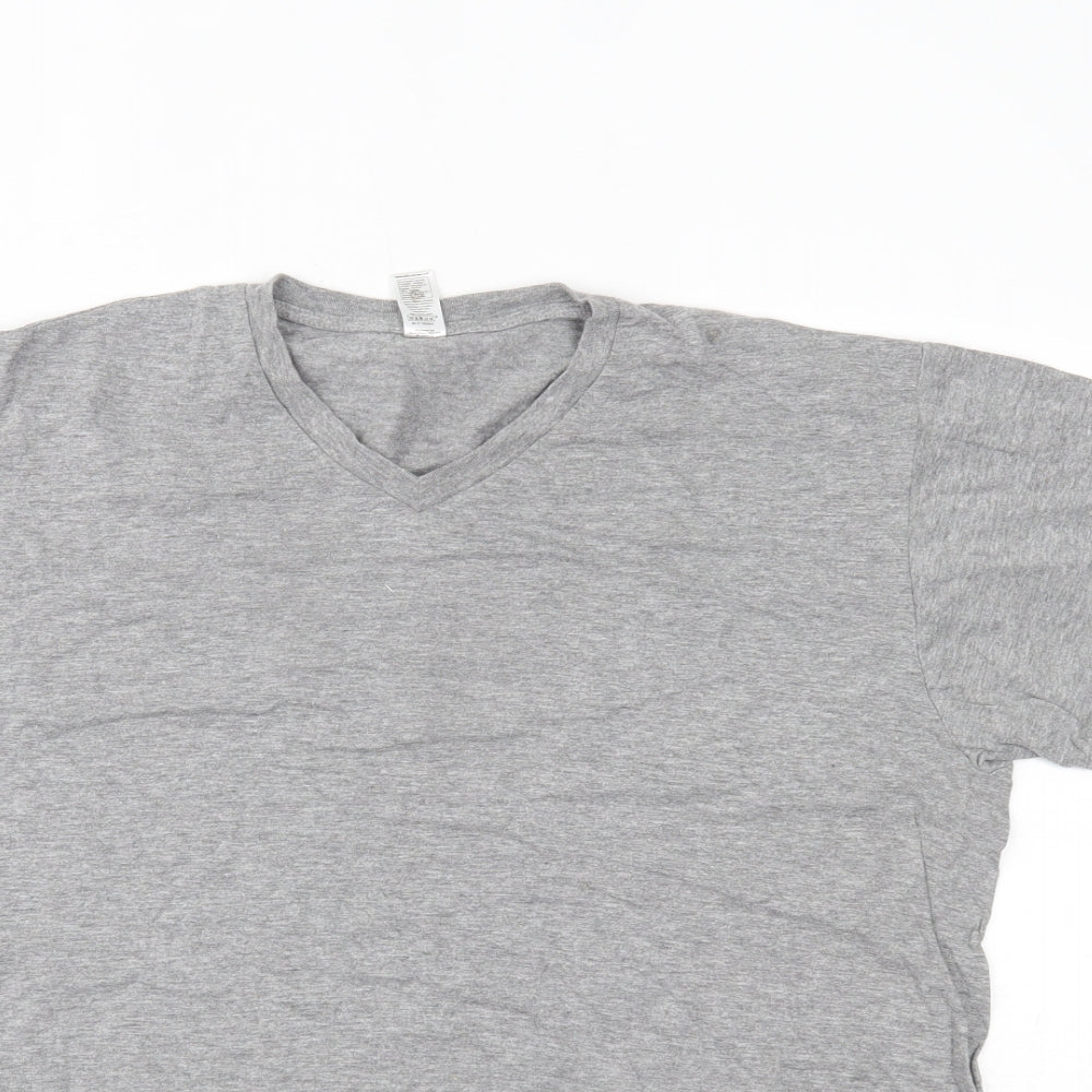Close-up detail of SOLS women’s grey basic t-shirt, size L