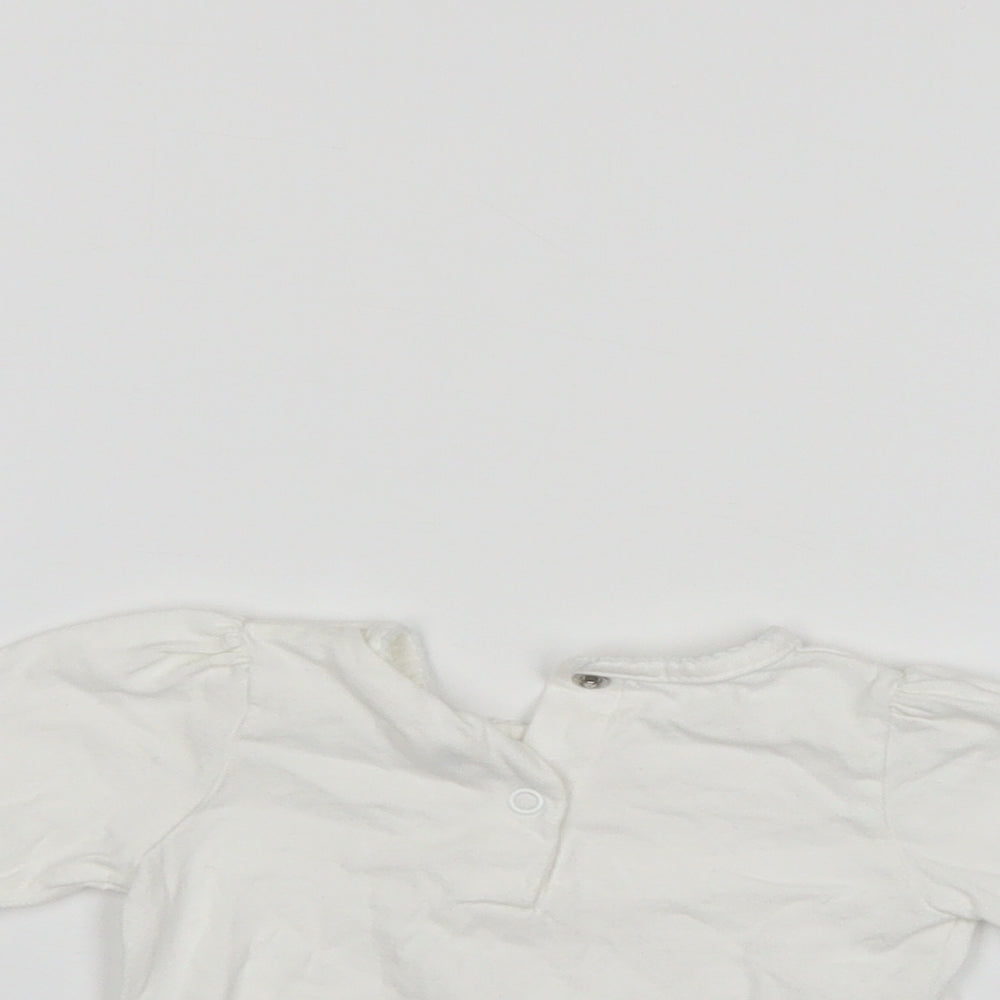 Preworn Girls White   Pullover Jumper Size 0-3 Months