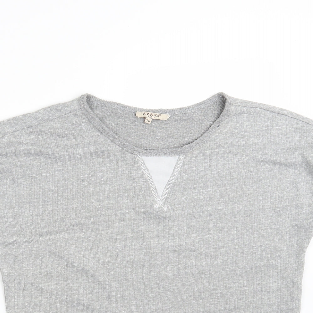 Close-up detail of Azara Paris women’s grey basic t-shirt one size