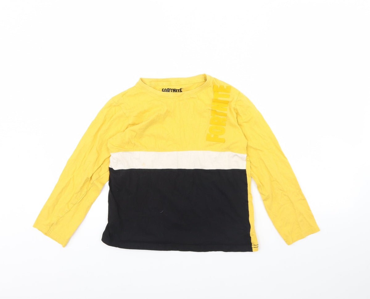Front view of Fortnite boys’ yellow basic t-shirt, size M, - fortnite
