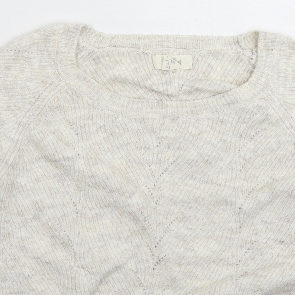 Close-up detail of Kaisley women’s grey knit jumper, size S
