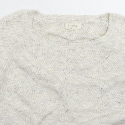 Close-up detail of Kaisley women’s grey knit jumper, size S