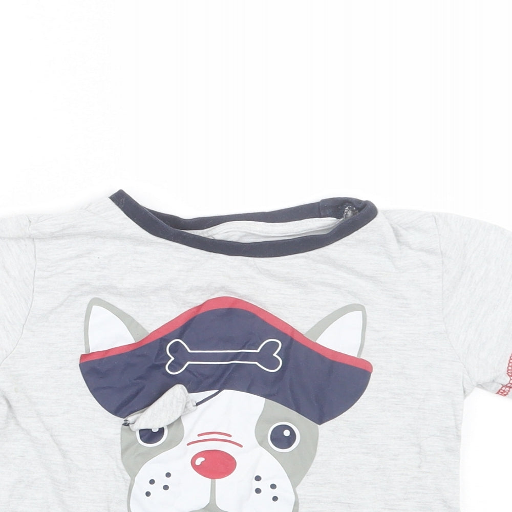 Close-up detail of U essential boys’ grey basic t-shirt, size 4, years - dog