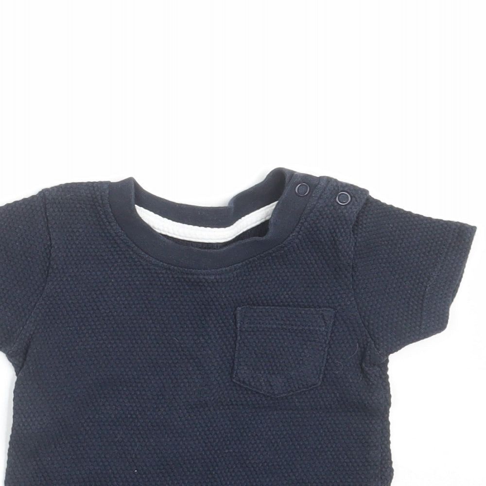 Close-up detail of Primark Baby Blue Basic T-Shirt, size 6-9, Months - Textured