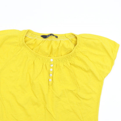 Womens UK Size S Isle Yellow Basic T-Shirt