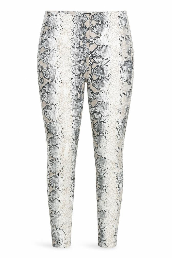 Front view of PRETTYLITTLETHING women’s multicoloured animal print capri leggings, size UK 6, 27-inch leg