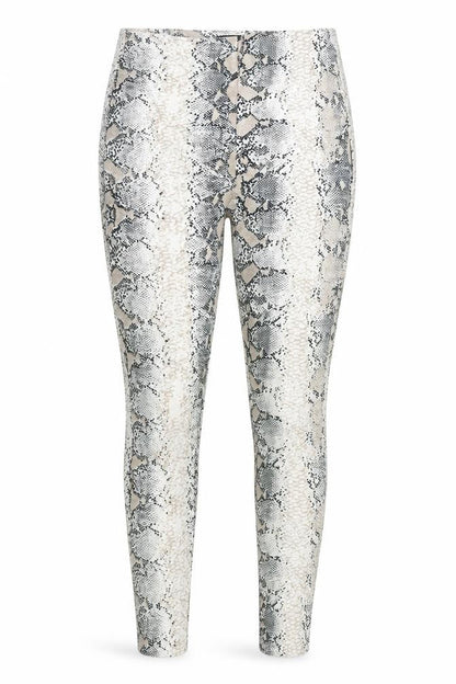 Front view of PRETTYLITTLETHING women’s multicoloured animal print capri leggings, size UK 6, 27-inch leg
