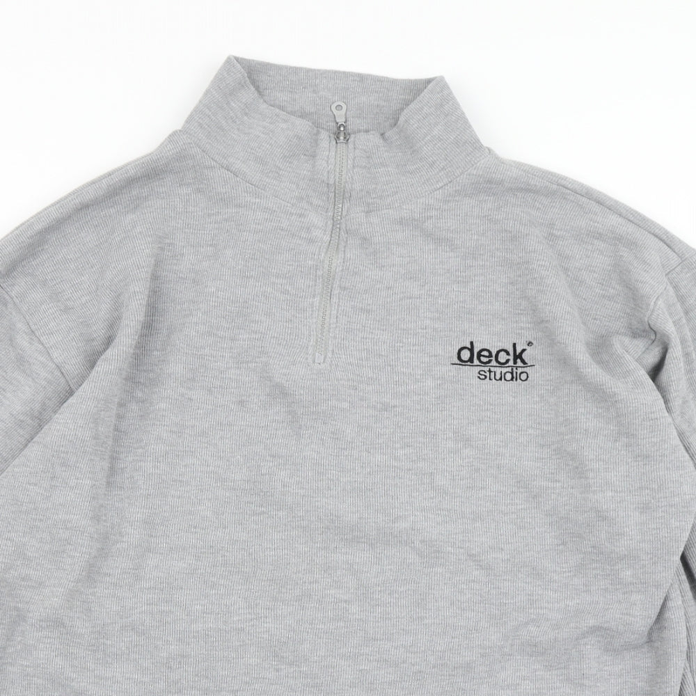 Close-up detail of deck men’s grey pullover sweatshirt, size L