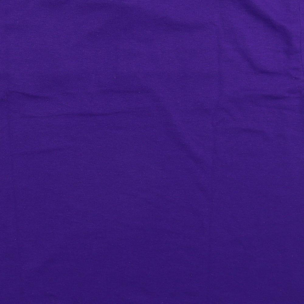 Brand and care label for Gildan boys’ purple basic polo, size 15-16, years