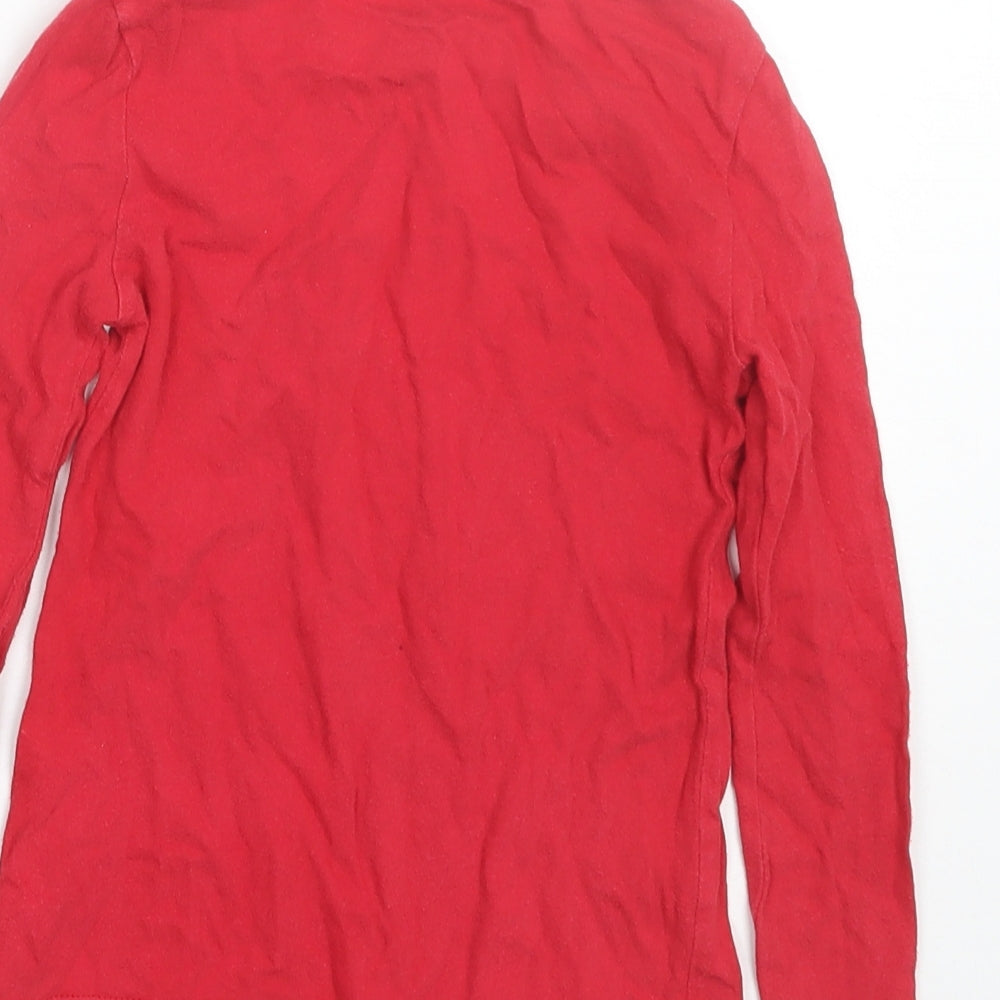 Brand and care label for Gap girls’ red basic t-shirt, size 4-5, years