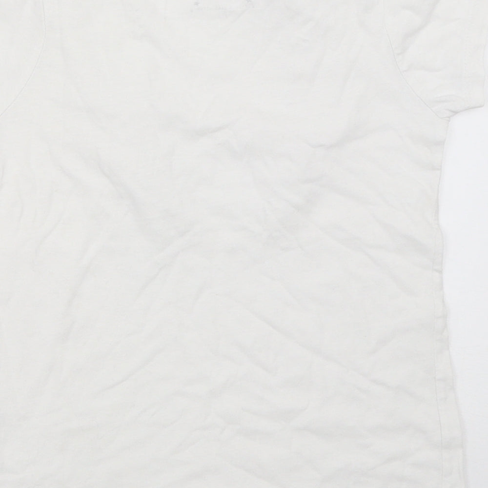 Brand and care label for Primark girls’ white basic t-shirt, size 7-8, years