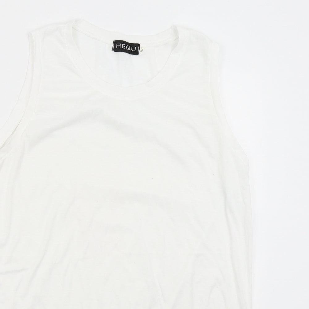 Close-up detail of Hequ women’s white basic blouse, size 2XL