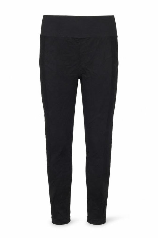 Front view of WorkOut women’s black capri leggings, size UK 12, 24.5-inch leg