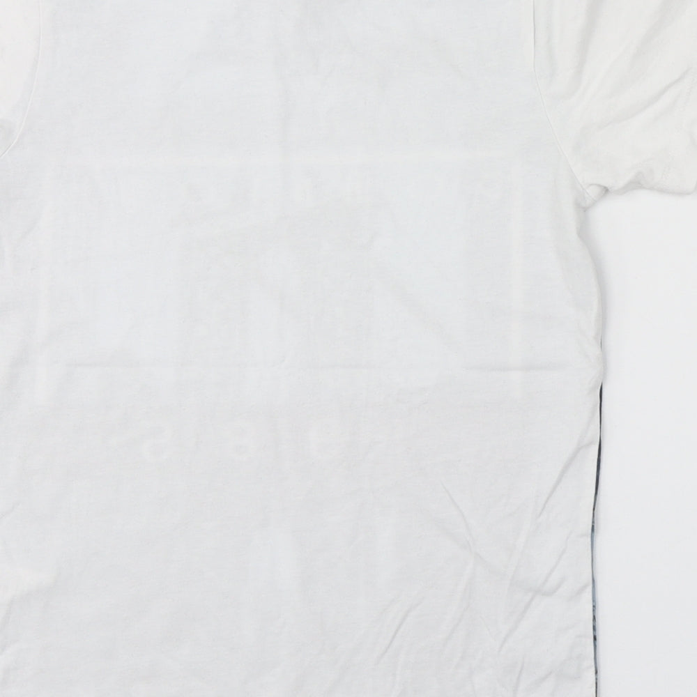 Brand and care label for Preworn boys’ white basic t-shirt, size 9, years