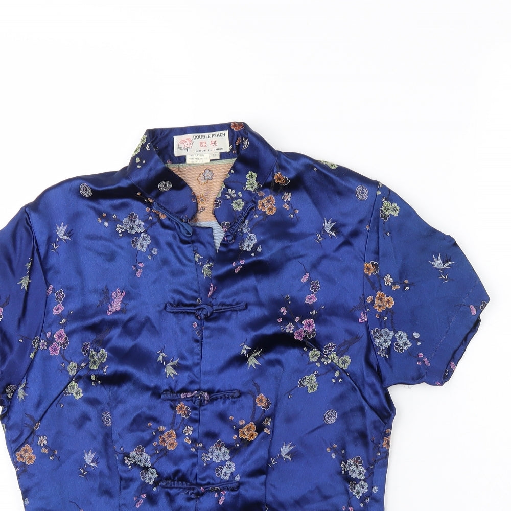 Close-up detail of Double peach women’s blue floral jacket, size S