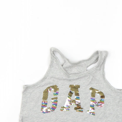 Close-up detail of Gap girls’ grey basic t-shirt, size 6-7, years