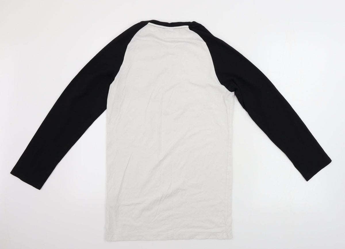 Back view of boquer123 women’s white basic t-shirt, size XS