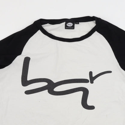 Close-up detail of boquer123 women’s white basic t-shirt, size XS