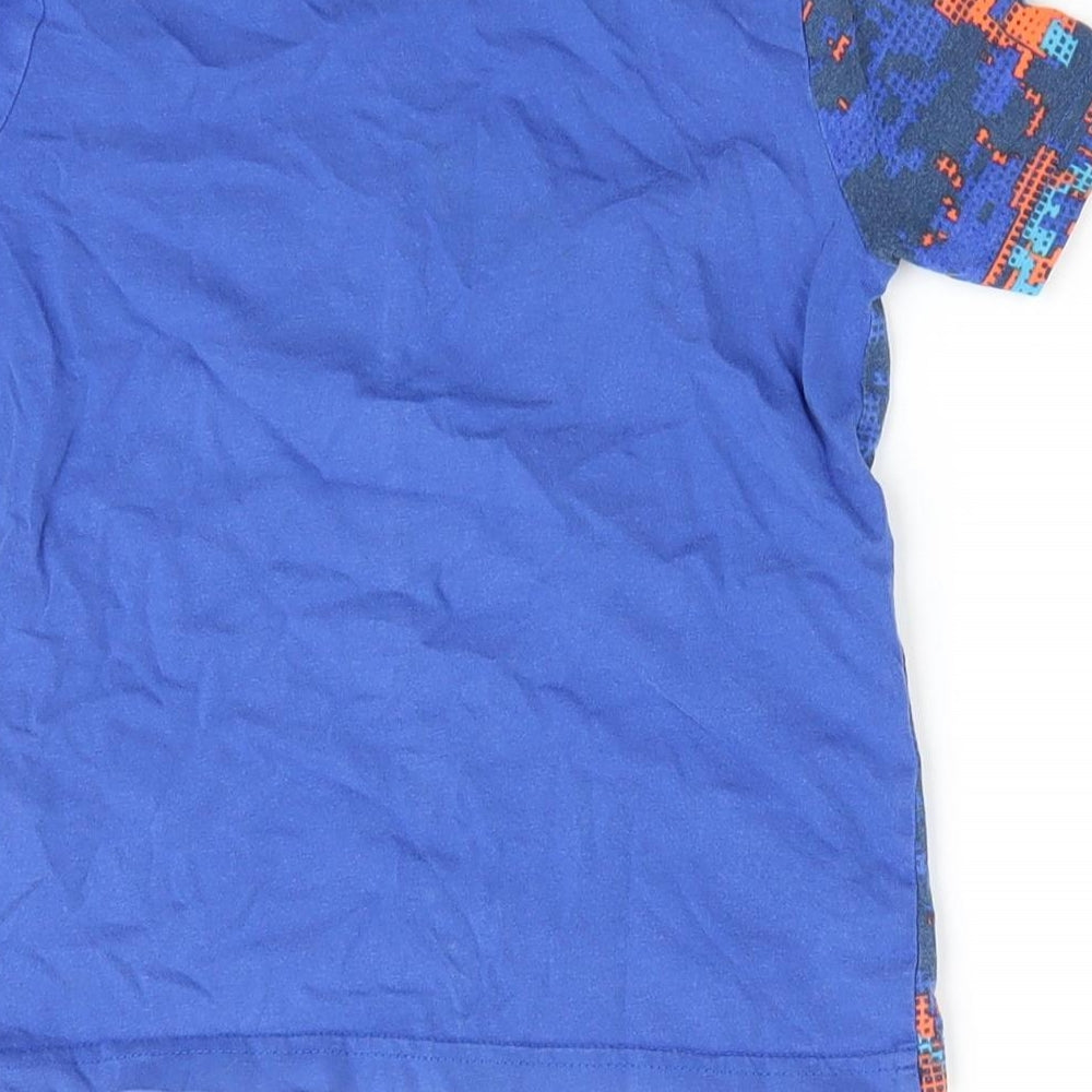 Brand and care label for Nerf Nation boys’ blue basic t-shirt, size 4-5, years