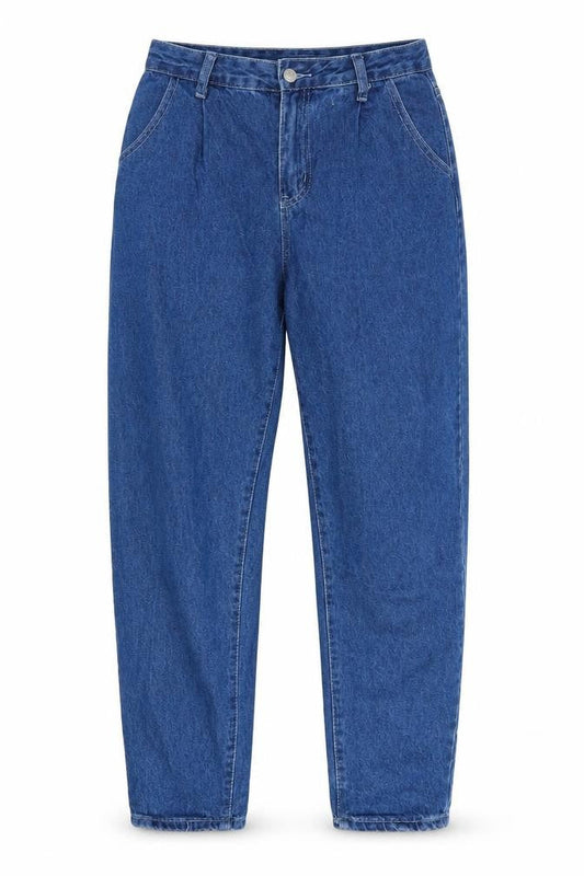 Front view of SHEIN women’s blue straight jeans, size S, 29-inch leg