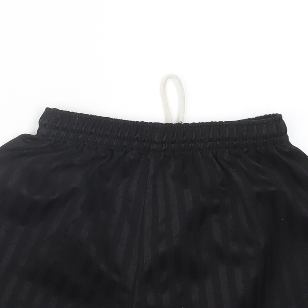 Preworn Boys Black   Bermuda Shorts Size 9-10 Years