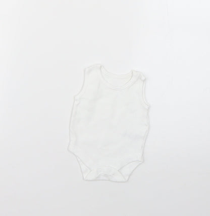 George Baby White   Babygrow One-Piece Size Newborn
