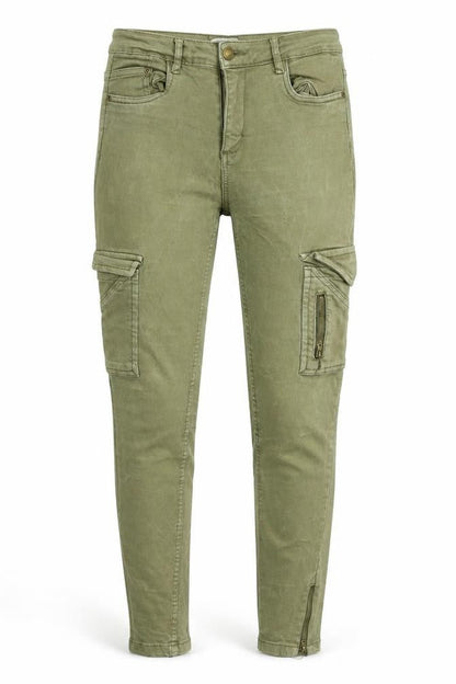 Front view of Pull&Bear women’s green denim skinny jeans, size UK 26, in, 26-inch leg