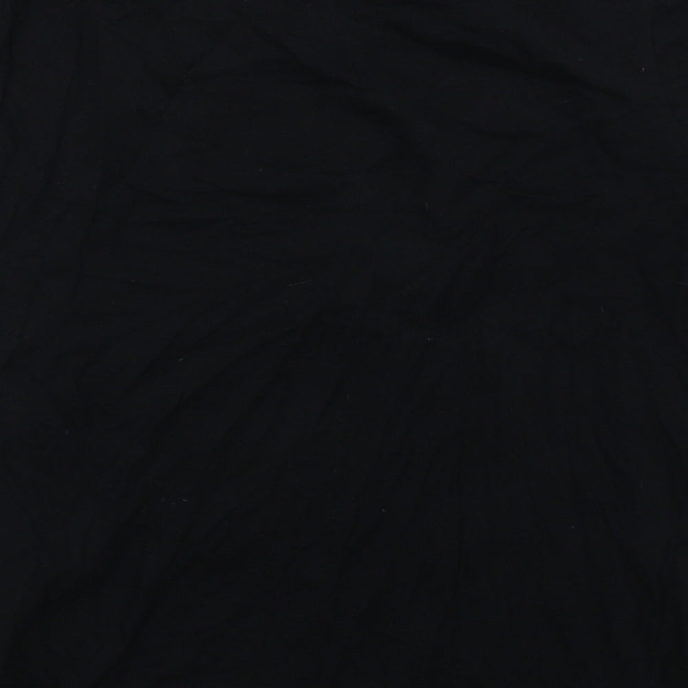 Brand and care label for Primark boys’ black basic t-shirt, size 8-9, years