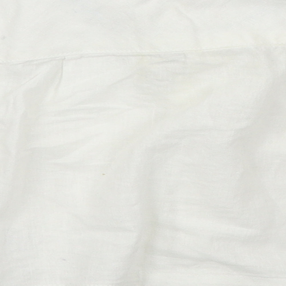 Brand and care label for John Lewis boys’ white basic casual, size 9-12, months
