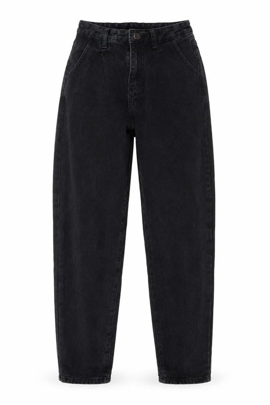 Front view of SHEIN women’s black denim straight jeans, size XS, 29-inch leg