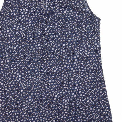 Brand and care label for kind women’s blue geometric basic button-up, size XL