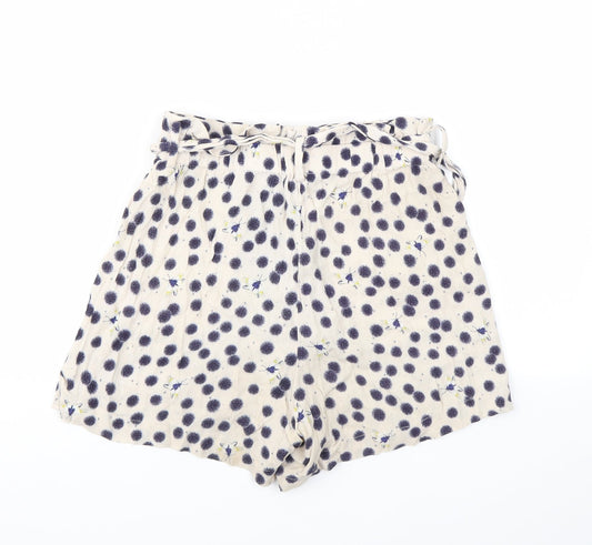 H&M Womens Ivory   Cut-Off Shorts Size 4 - STRECHY WAISTBAND