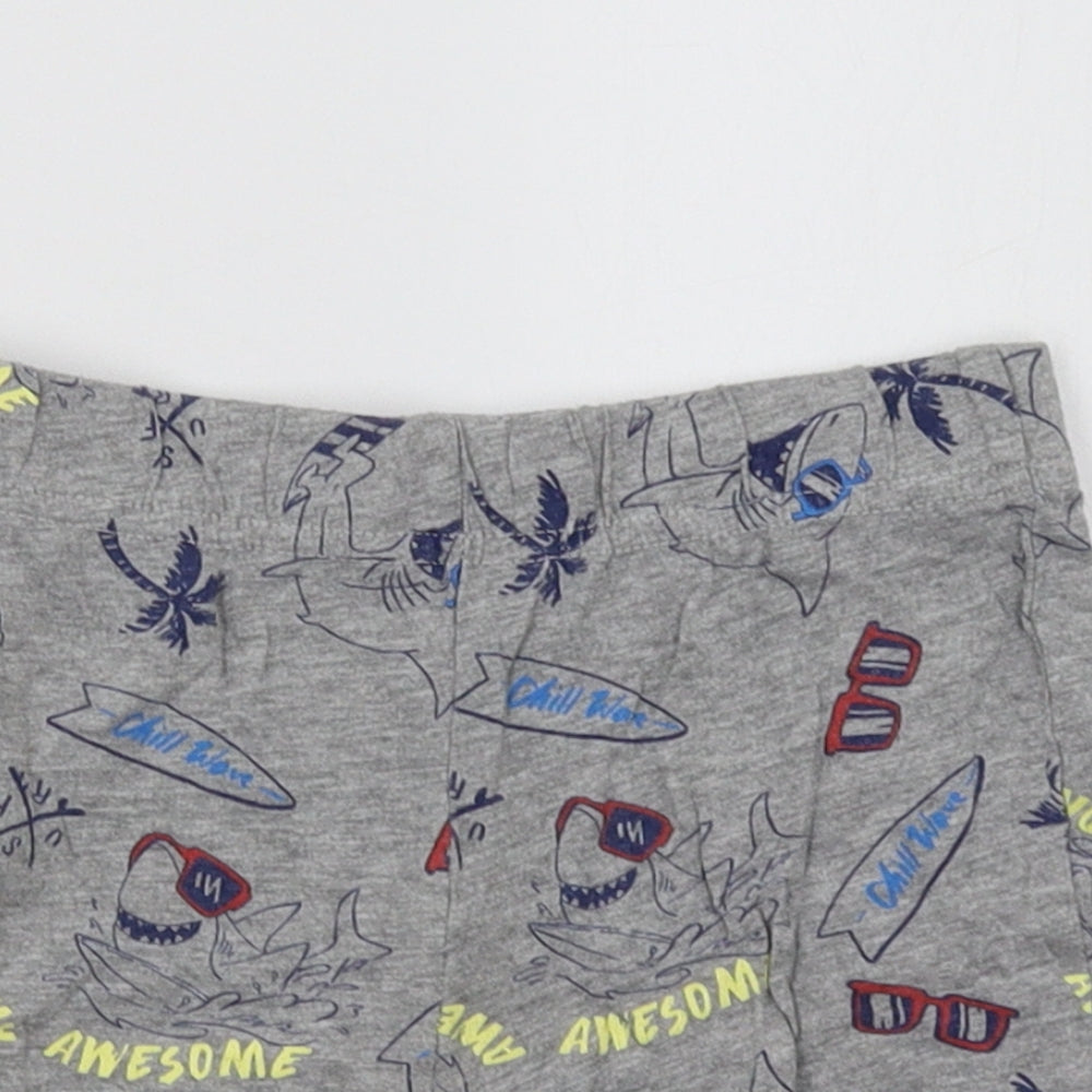 Preworn Boys Grey Geometric  Sweat Shorts Size 5-6 Years