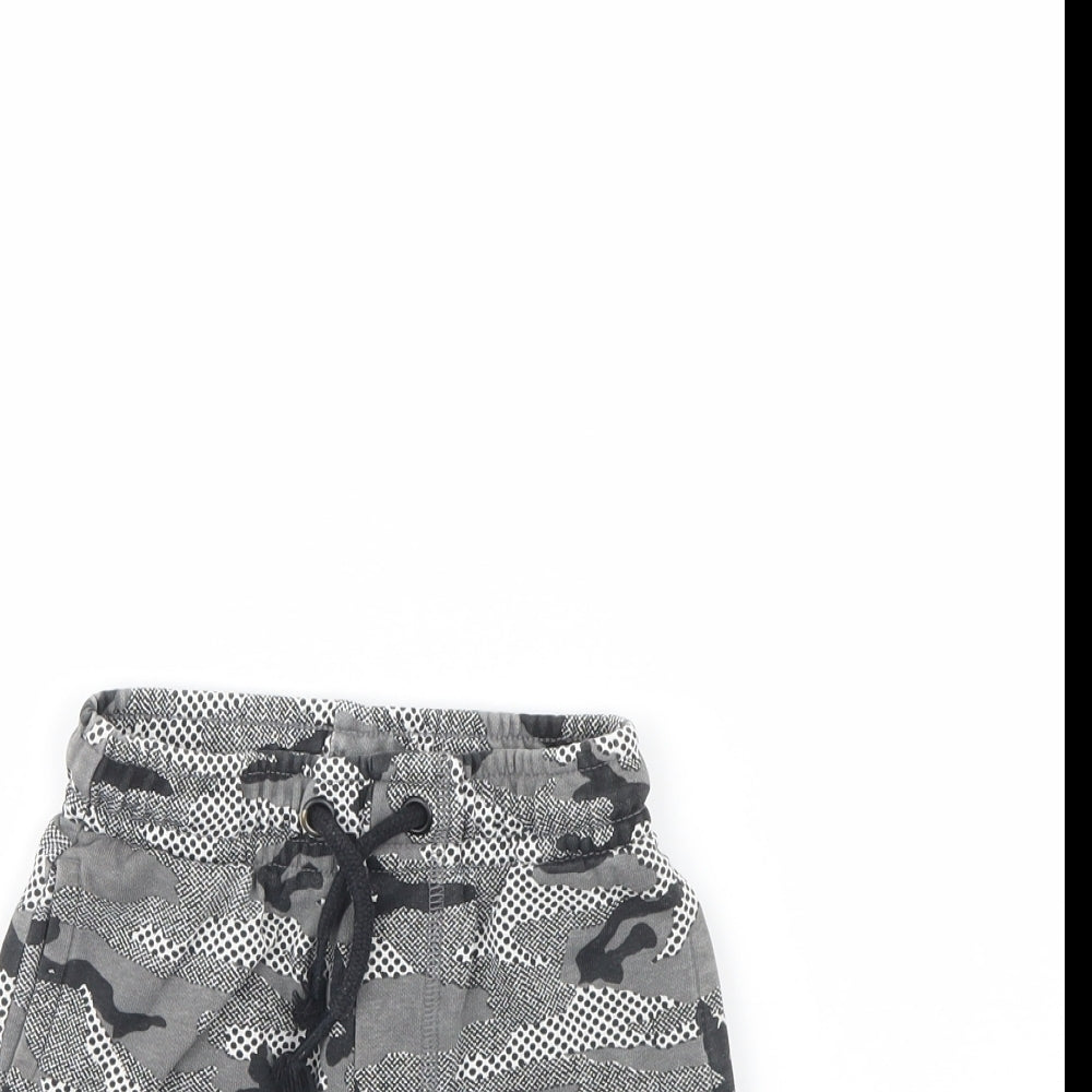 Nutmeg Boys Grey Camouflage  Sweat Shorts Size 4 Years