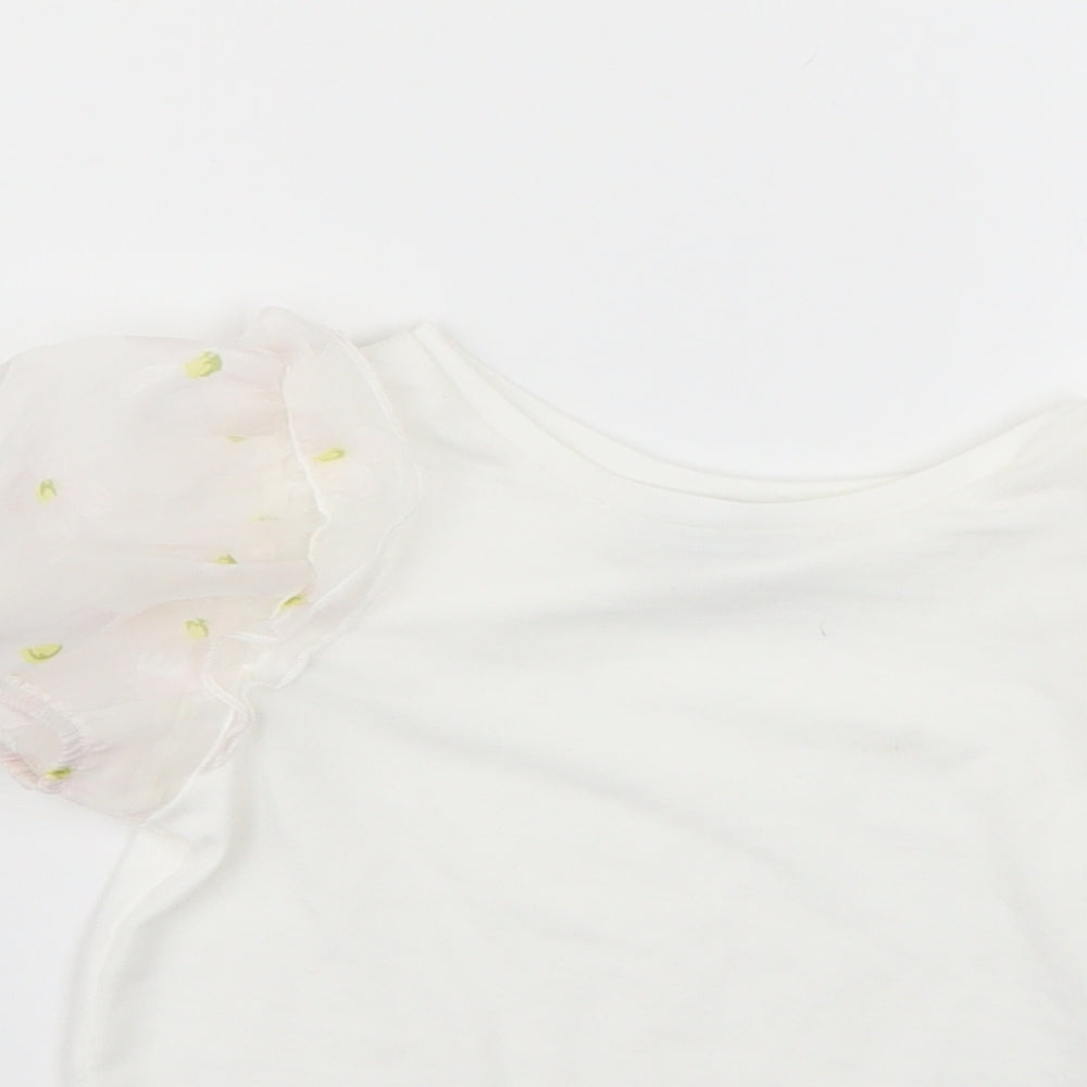 Close-up detail of Matalan girls’ white basic t-shirt, size 6, years