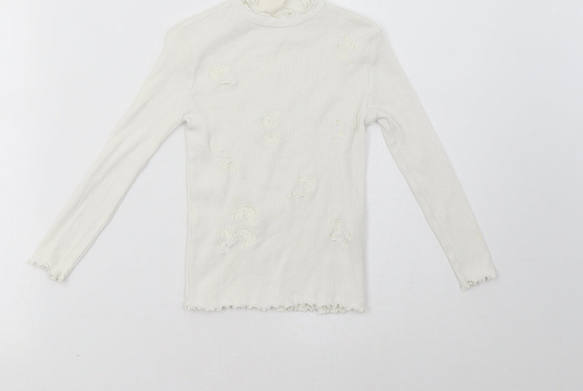 Additional front view of Zara girls’ white pullover sweatshirt, size 6, years