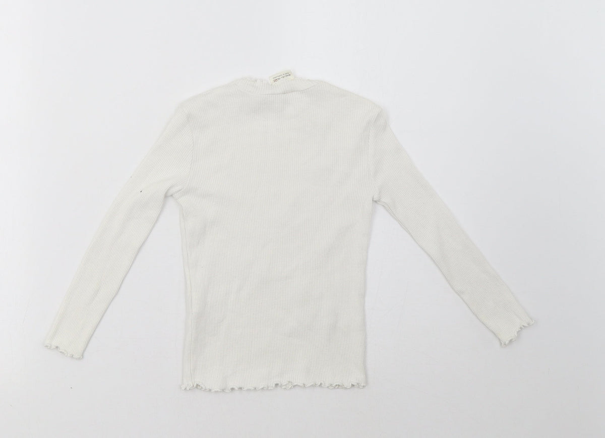 Back view of Zara girls’ white pullover sweatshirt, size 6, years