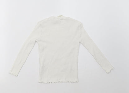 Back view of Zara girls’ white pullover sweatshirt, size 6, years