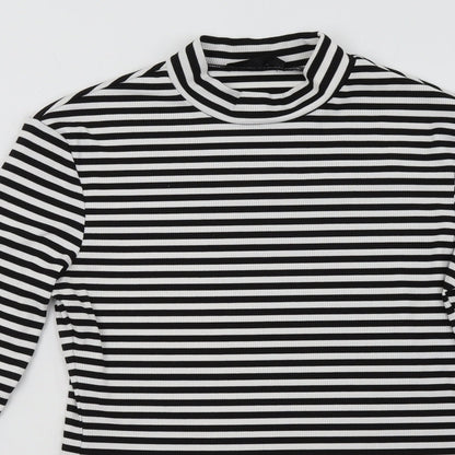 Close-up detail of shain women’s white striped pullover sweatshirt, size L