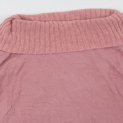 Close-up detail of vernissage women’s pink pullover sweatshirt, size XL