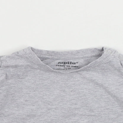 Close-up detail of Lupilu boys’ grey basic t-shirt, size 9-12, months