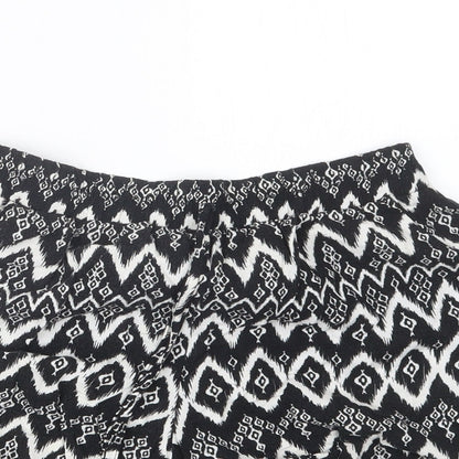 BeBop Womens Black Geometric  Bermuda Shorts Size M