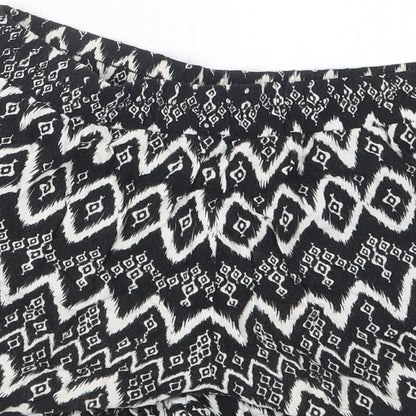 BeBop Womens Black Geometric  Bermuda Shorts Size M