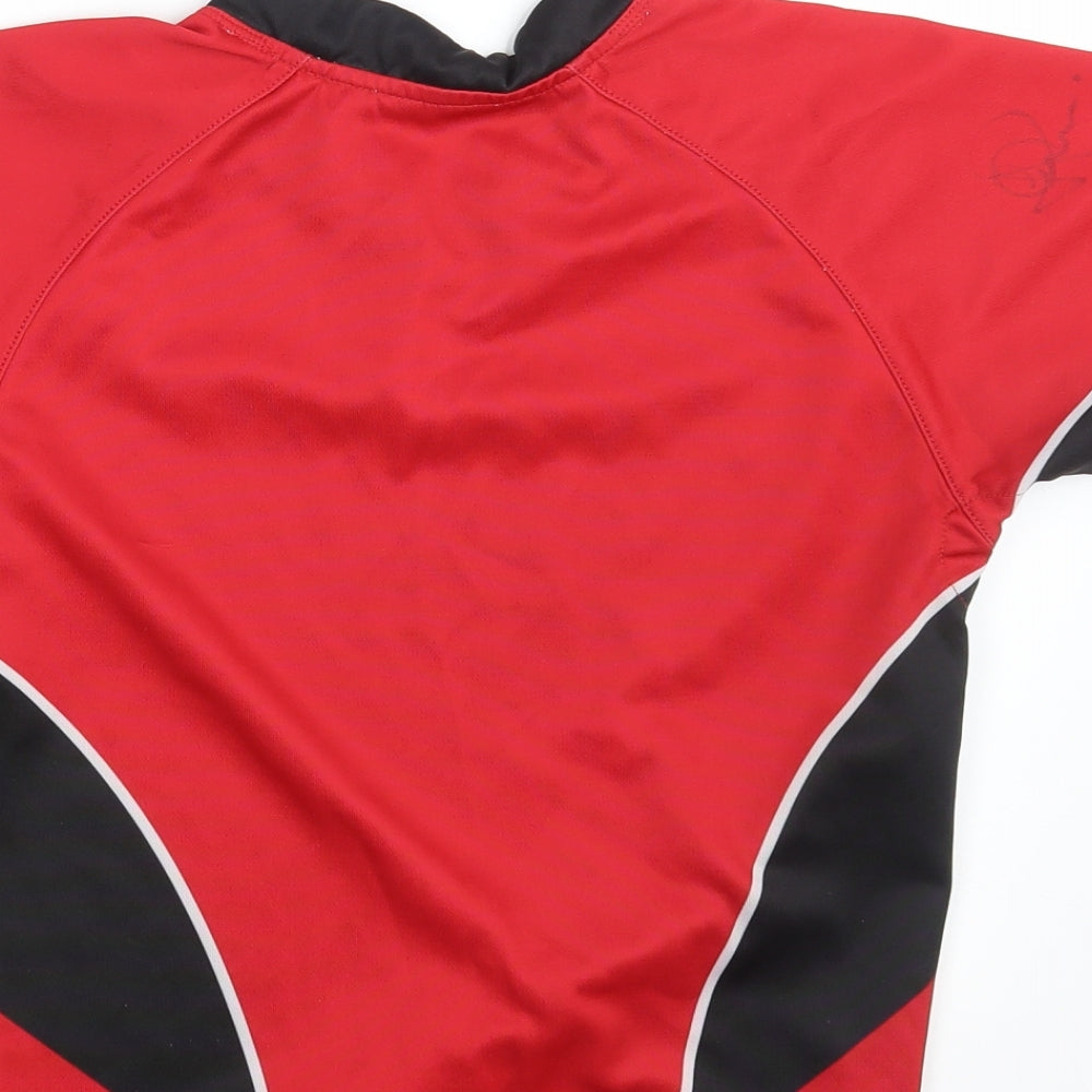 Brand and care label for Samurai boys’ red basic t-shirt, size S